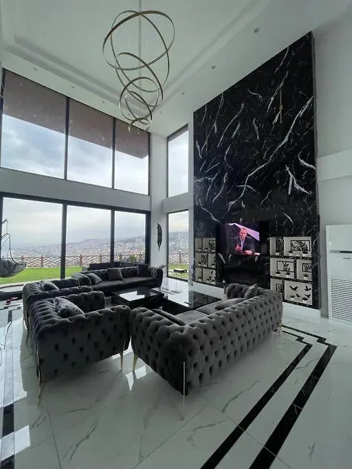 Luxury Triplex Villa 特拉布宗
