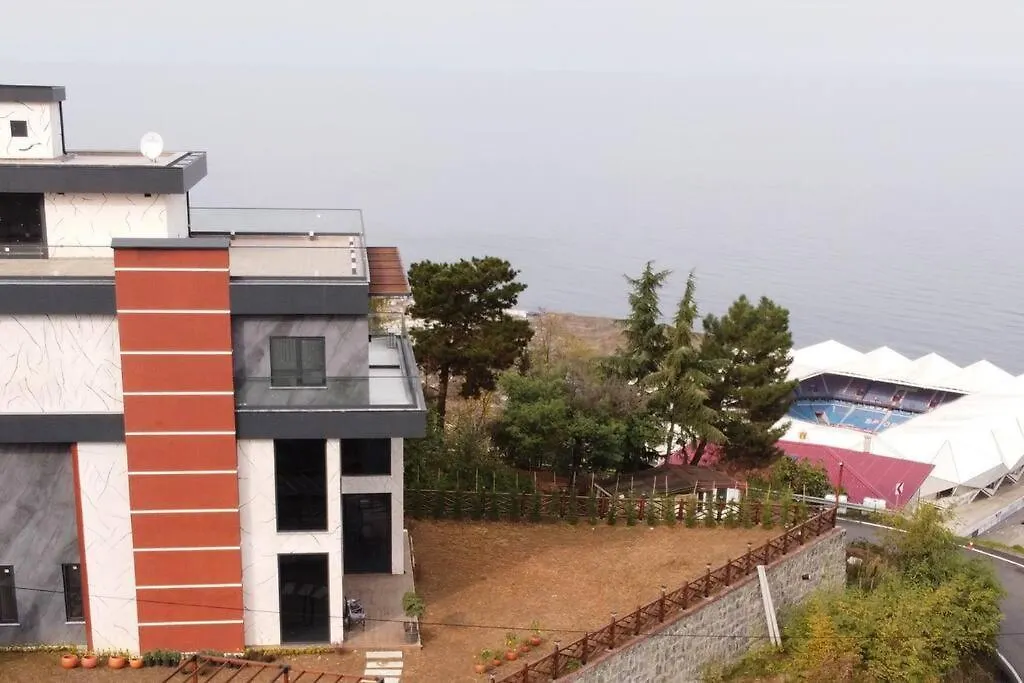 Luxury Triplex Villa 特拉布宗