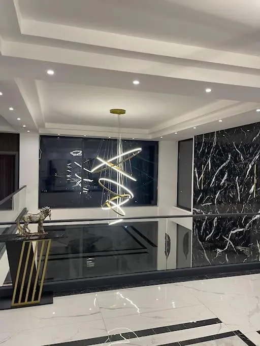 Luxury Triplex Villa 特拉布宗